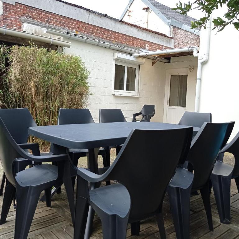 Appartement duplex avec cour 10 pers - Appartement 3 Chambres - 17