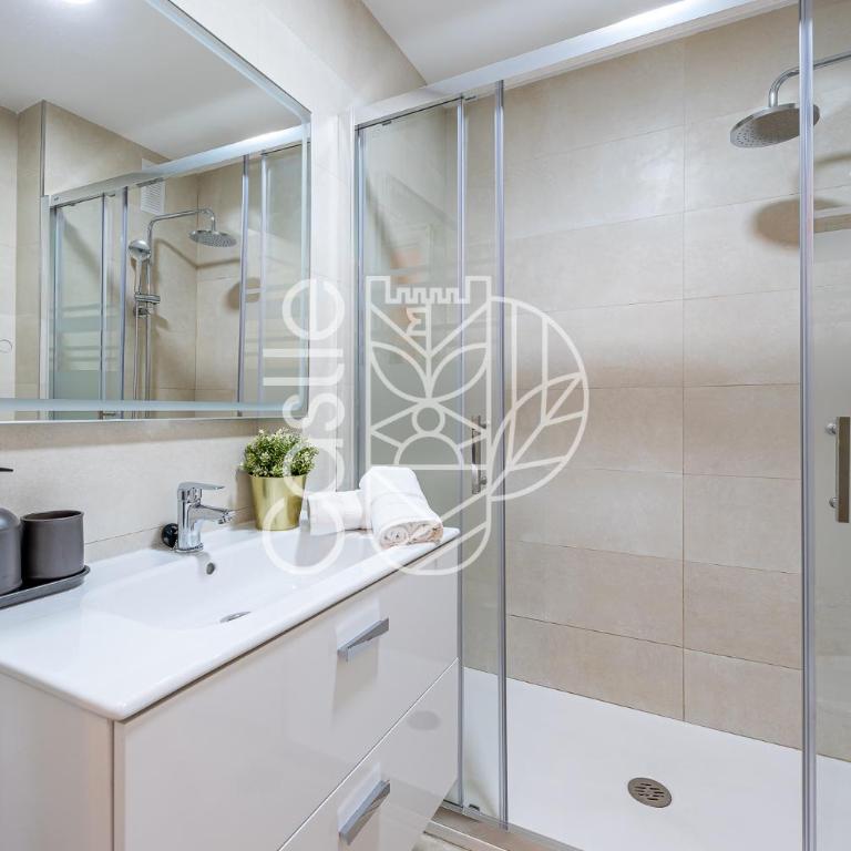 APARTAMENTO VACACIONAL A 10 MIN PUERTO DE BENALMADENA Y LA CARIHUELA PISCINA PLAYA PARKING GRATIS - Apartamento de 3 dormitorios - 7