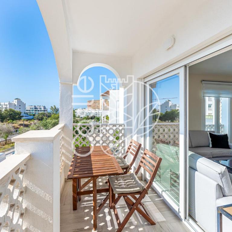 APARTAMENTO VACACIONAL A 10 MIN PUERTO DE BENALMADENA Y LA CARIHUELA PISCINA PLAYA PARKING GRATIS - Apartamento de 3 dormitorios - 12