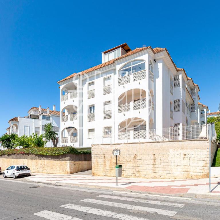 APARTAMENTO VACACIONAL A 10 MIN PUERTO DE BENALMADENA Y LA CARIHUELA PISCINA PLAYA PARKING GRATIS - Apartamento de 3 dormitorios - 15
