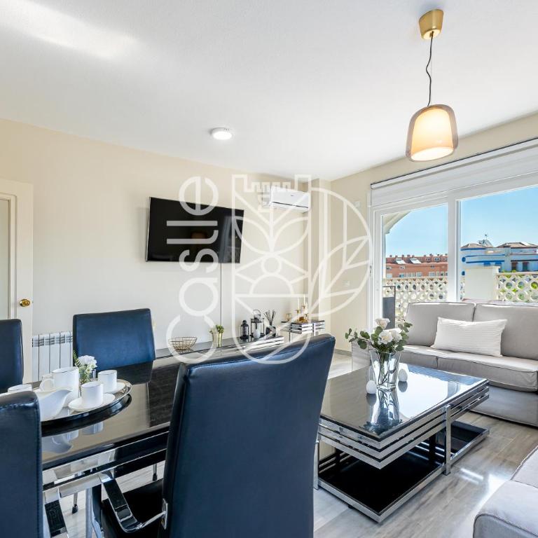 APARTAMENTO VACACIONAL A 10 MIN PUERTO DE BENALMADENA Y LA CARIHUELA PISCINA PLAYA PARKING GRATIS - Apartamento de 3 dormitorios - 19