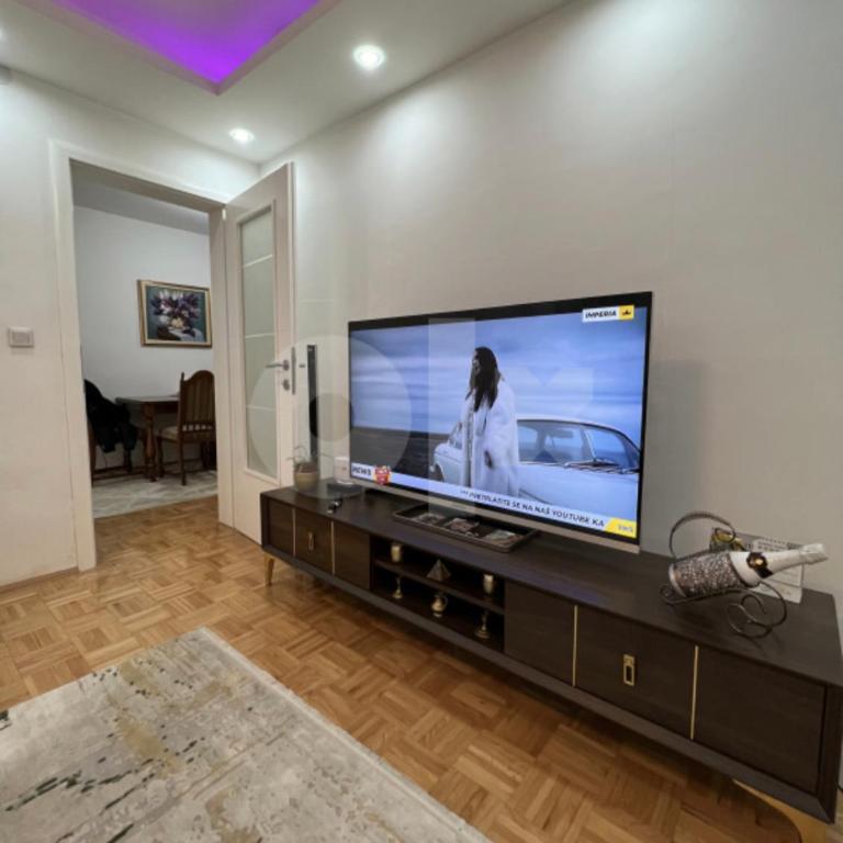Tuzla Apartment Stupine VIEW - Apartman sa 1 Spavaćom Sobom - 1