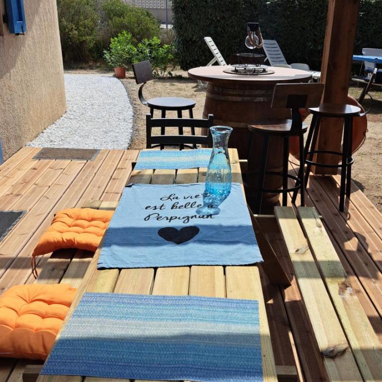 Fraîcheur sous les pins bord du lac marin et 800m mer joli mas de pêcheurs rénové 8 couchages - Haus mit 3 Schlafzimmern - 41