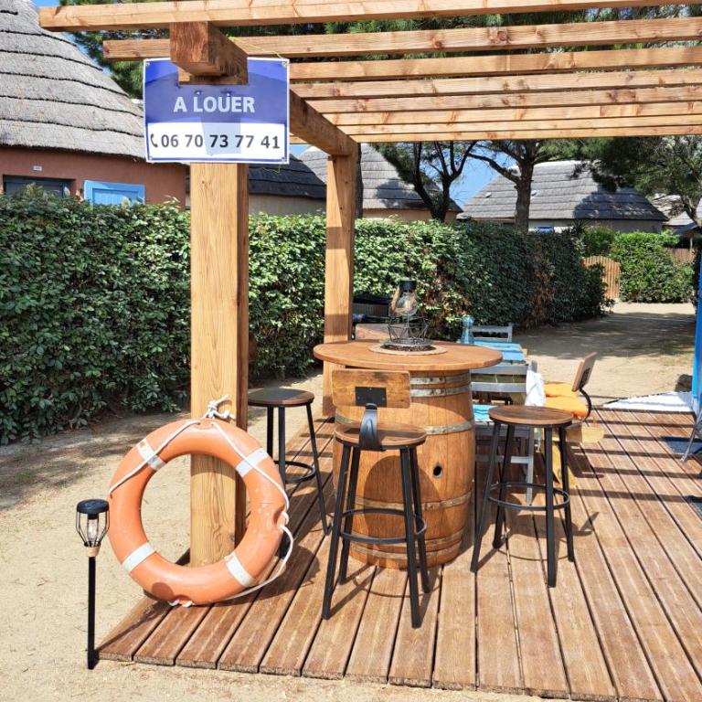 libre du 21 juin au 4 juillet venez prendre la fraîcheur en bord de lac et plage de Barcarès à 800m cabane rénovée 8 couchages possibles - Haus mit 3 Schlafzimmern - 52