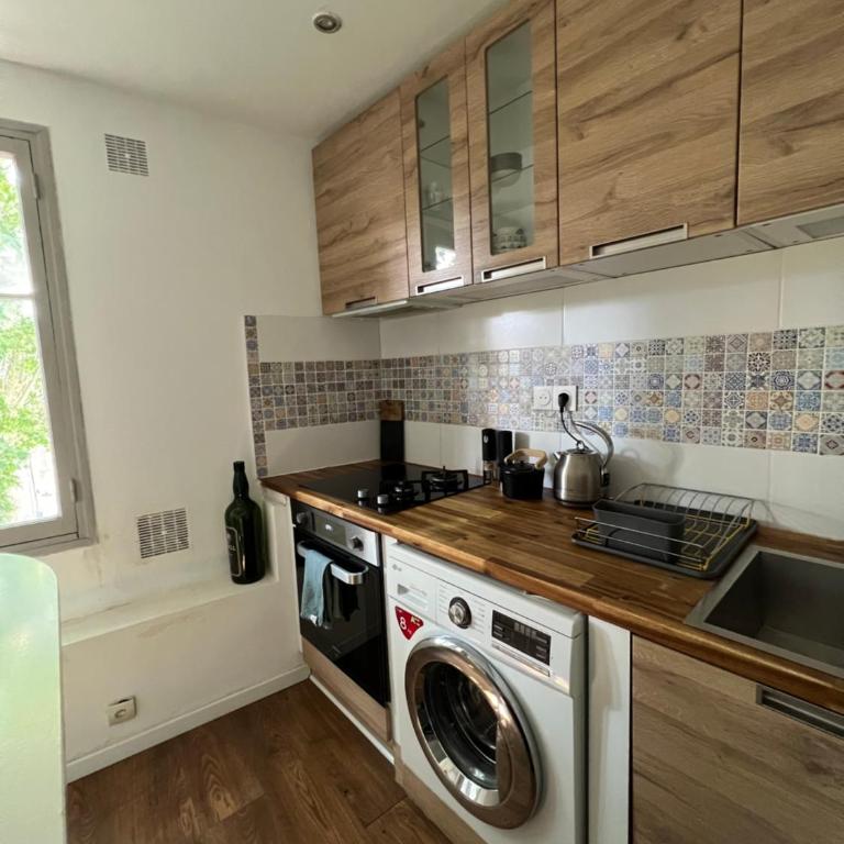 RÉNOVÉ, vue SUR Palais des Papes, terrasse et WIFI TROISIEME ETAGE - Apartment mit 1 Schlafzimmer - 25