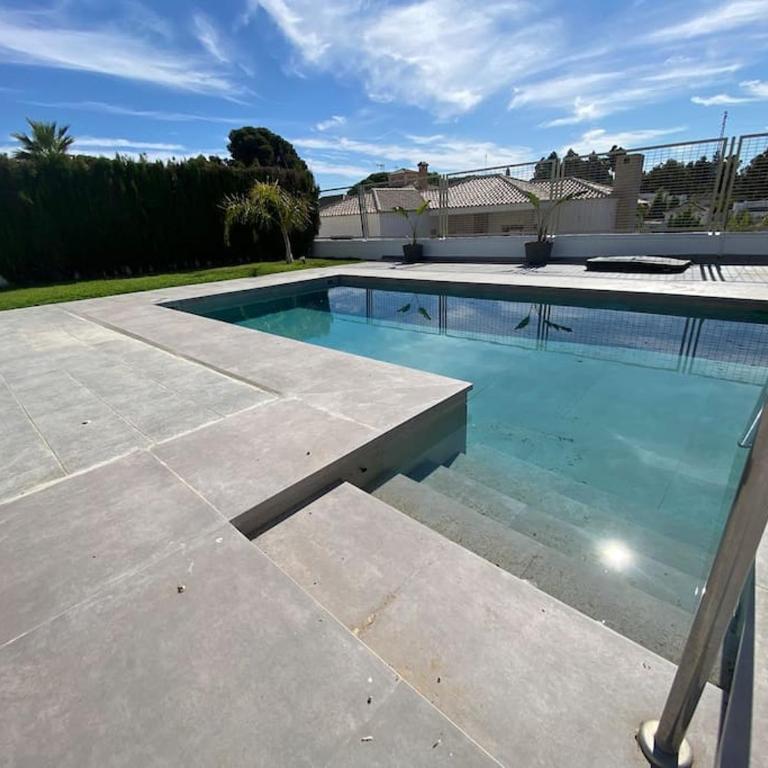 Exclusiva Villa Lujo con piscina privada by Chiclana Dreams - Villa - 4