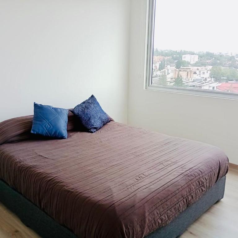 Romulo OFarril 2parking-3BR-2BA - Three-Bedroom Apartment - 6