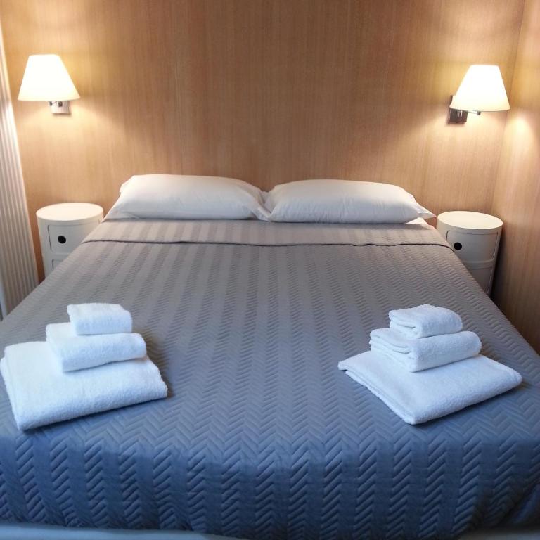 B&B Bergamo Alta - Camera Matrimoniale/Doppia con Letti Singoli con Bagno in Comune - 7
