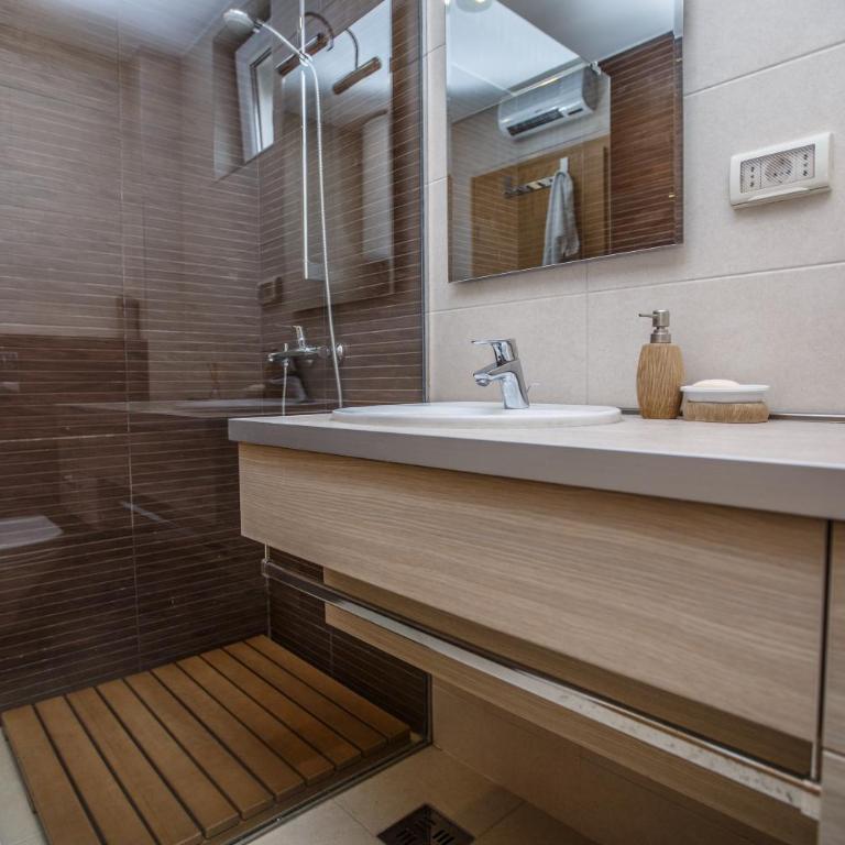Montagna Resort - Four-Bedroom House - 8