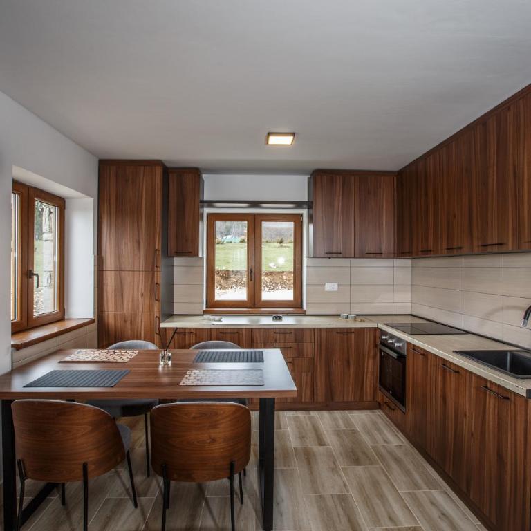 Montagna Resort - Two-Bedroom House - 8