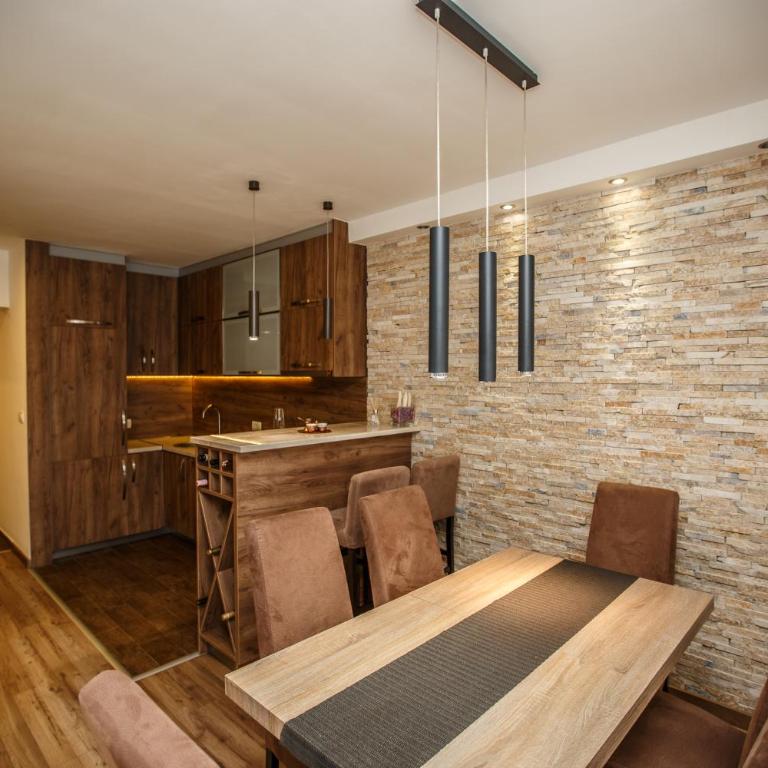 Montagna Resort - Four-Bedroom House - 11