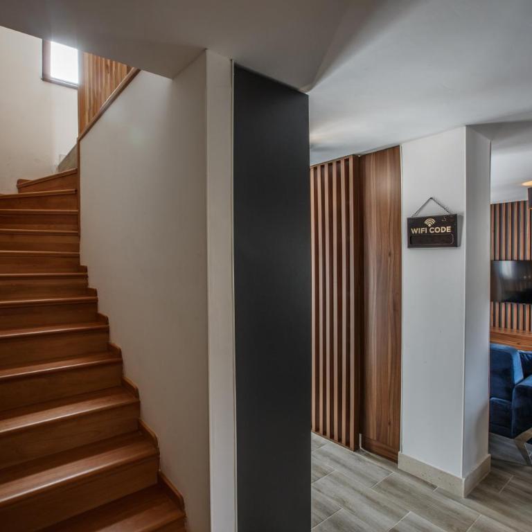 Montagna Resort - Two-Bedroom House - 10