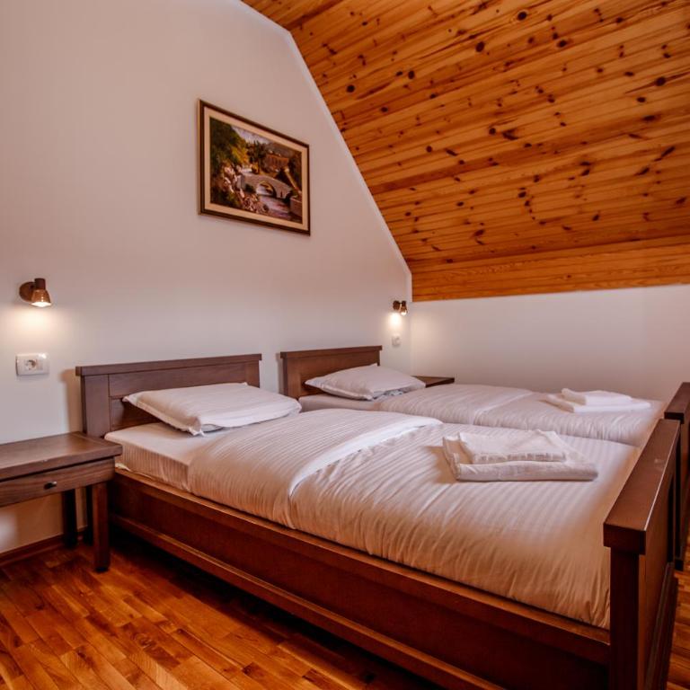 Montagna Resort - Four-Bedroom House - 10