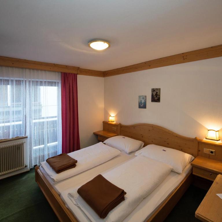 Pension Hochtor - Doppelzimmer mit Balkon - 4