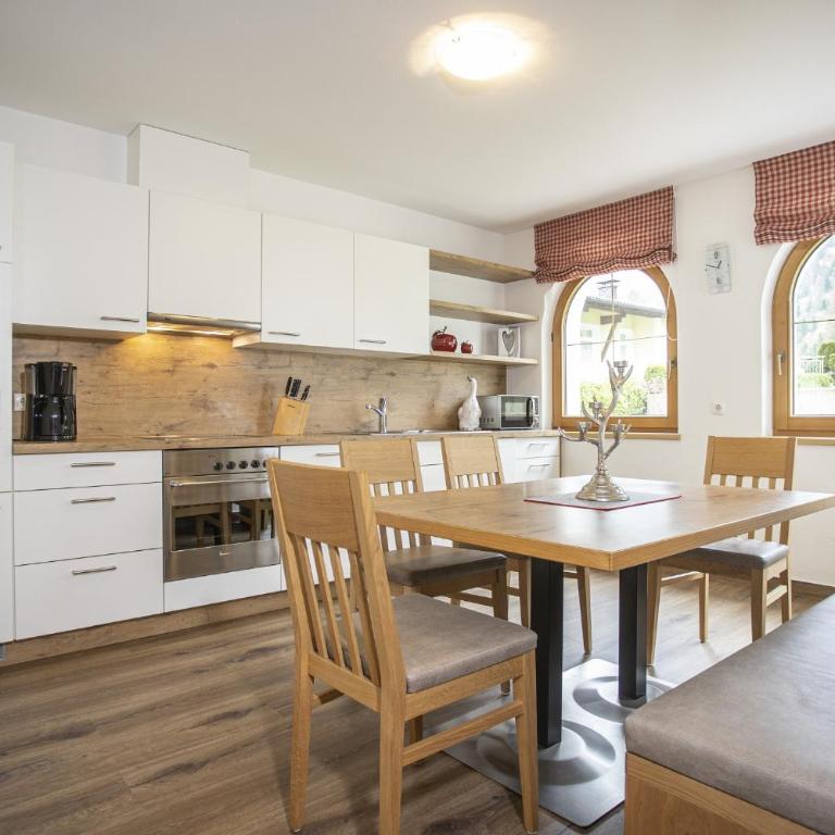 Romantik Ferienwohnungen - Apartment mit 2 Schlafzimmern - 75 m² - 1