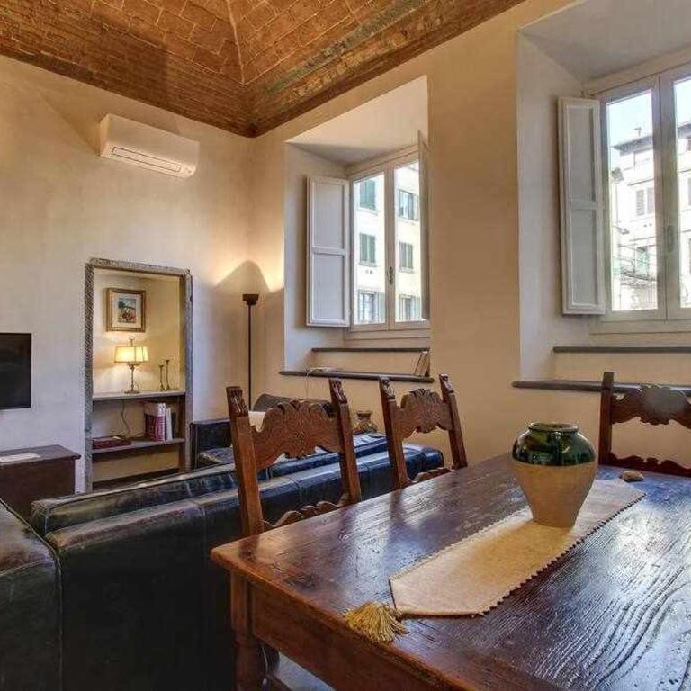 Salvemini Elegant Close To Piazza Santa Croce - Two-Bedroom Apartment - 9