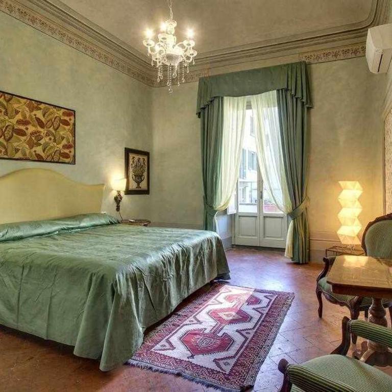 Salvemini Elegant Close To Piazza Santa Croce - Two-Bedroom Apartment - 12