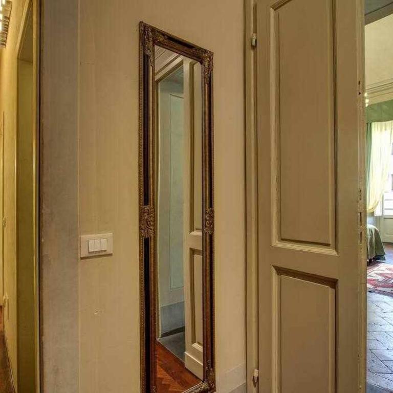 Salvemini Elegant Close To Piazza Santa Croce - Two-Bedroom Apartment - 20