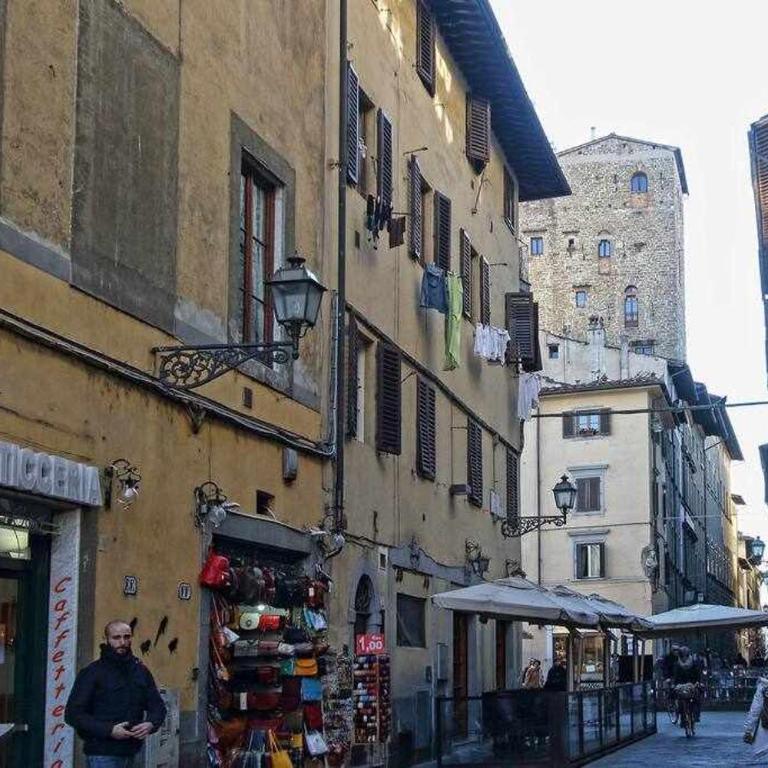 Salvemini Elegant Close To Piazza Santa Croce - Two-Bedroom Apartment - 37