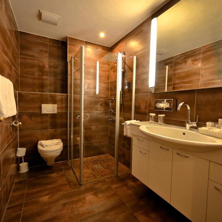 Romantik Hotel Schweizerhof - Superior Suite mit 3 Schlafzimmern mit Blick auf den Eiger - 6