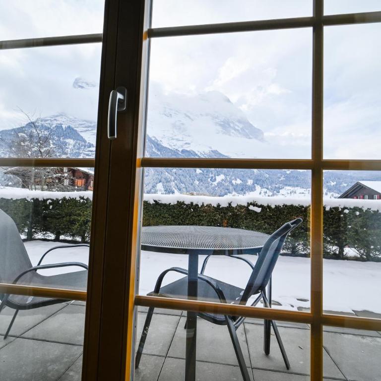 Romantik Hotel Schweizerhof - Superior Suite mit 3 Schlafzimmern mit Blick auf den Eiger - 3