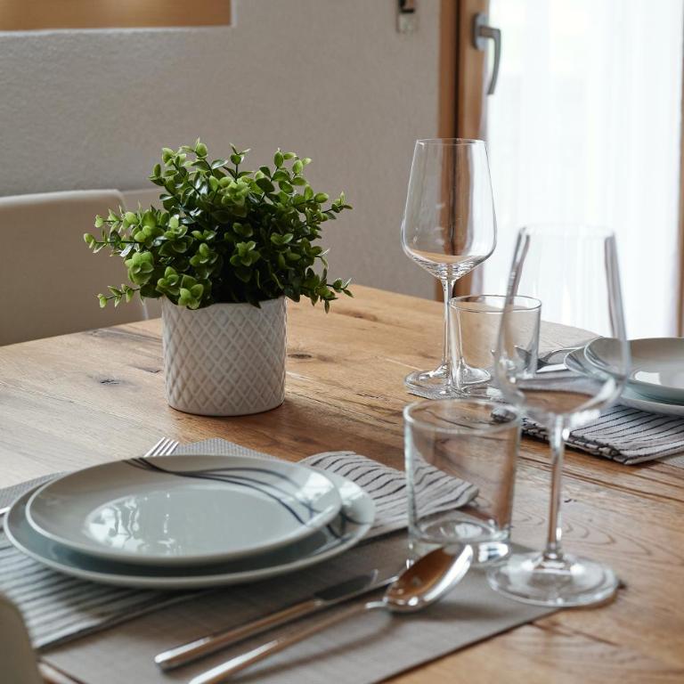 Ferienwohnung - 100m von der Talstation Aletsch Bahnen und Bahnhof Fiesch, BESTE Ausgangslage - Apartment - 15