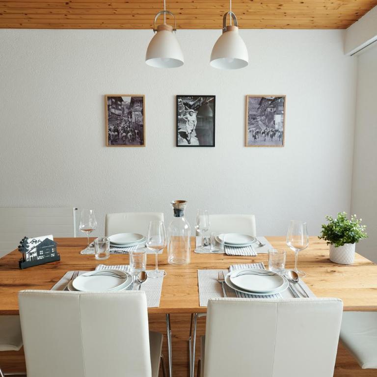 Ferienwohnung - 100m von der Talstation Aletsch Bahnen und Bahnhof Fiesch, BESTE Ausgangslage - Apartment - 7