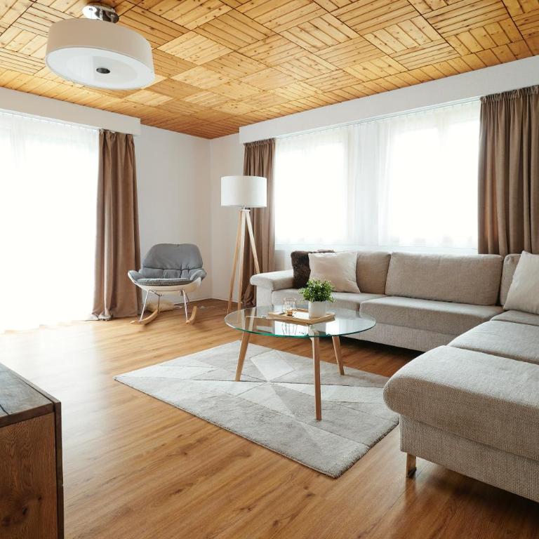 Ferienwohnung - 100m von der Talstation Aletsch Bahnen und Bahnhof Fiesch, BESTE Ausgangslage - Apartment - 1
