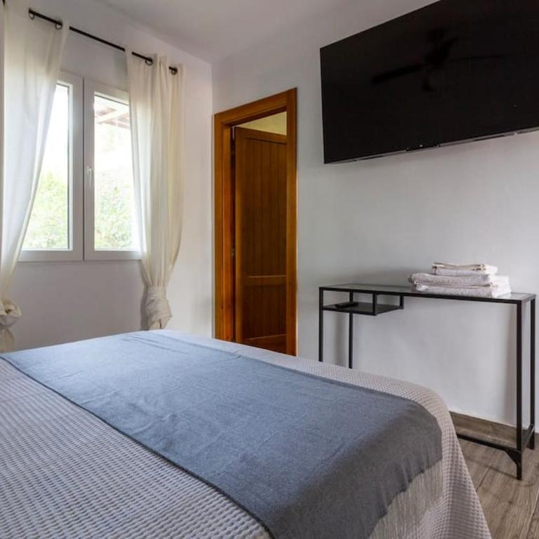 House with swimming pool and amazing sea and mountain views in Montgó, Denia - Casa con 1 dormitorio - 24
