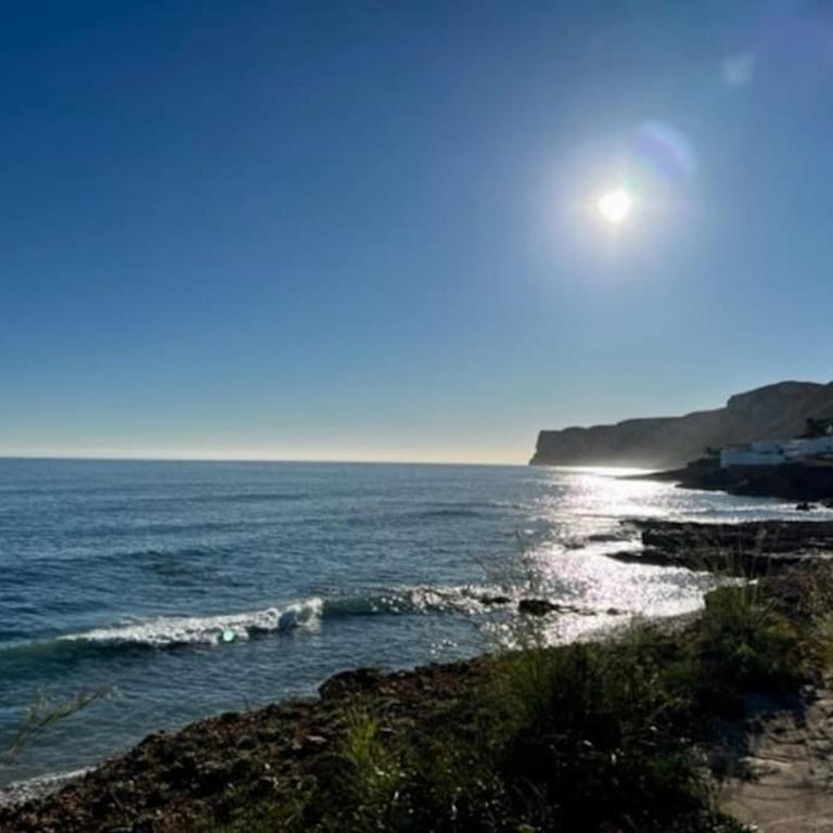 House with swimming pool and amazing sea and mountain views in Montgó, Denia - Casa con 1 dormitorio - 80