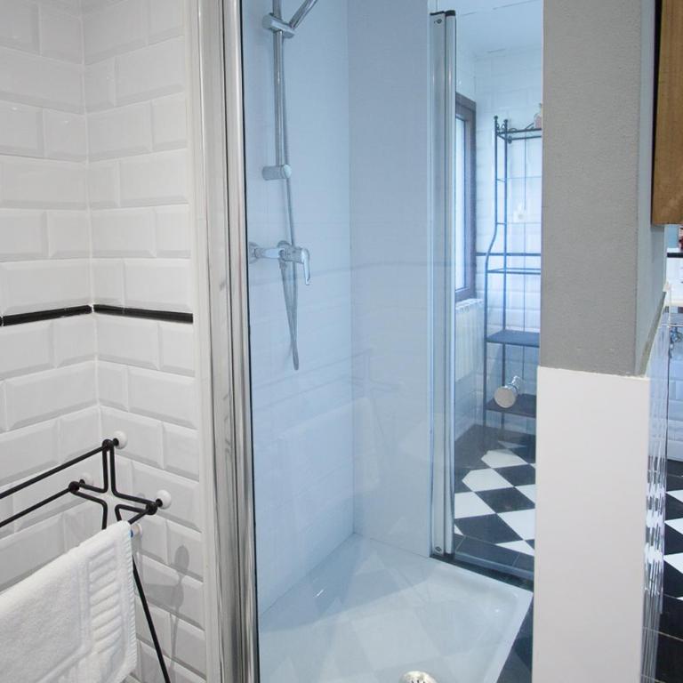 Santa Barbora, casa a 3 km de la playa - Four-Bedroom House - 2