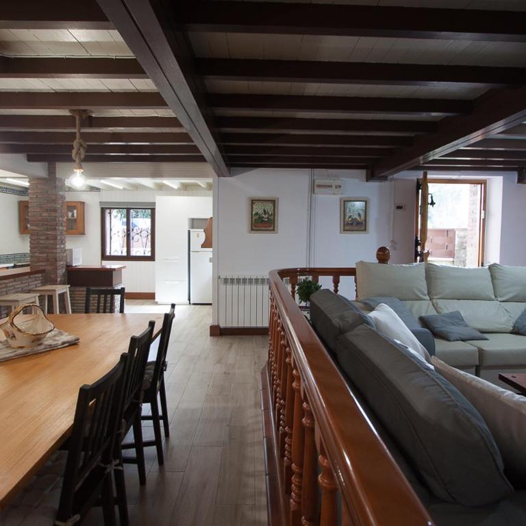 Santa Barbora, casa a 3 km de la playa - Four-Bedroom House - 23