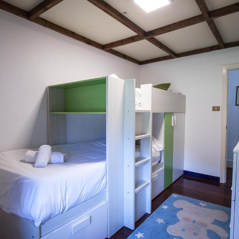 Santa Barbora, casa a 3 km de la playa - Four-Bedroom House - 7