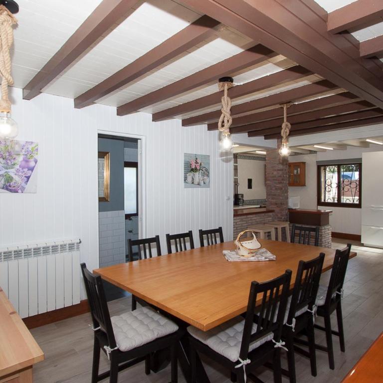 Santa Barbora, casa a 3 km de la playa - Four-Bedroom House - 8