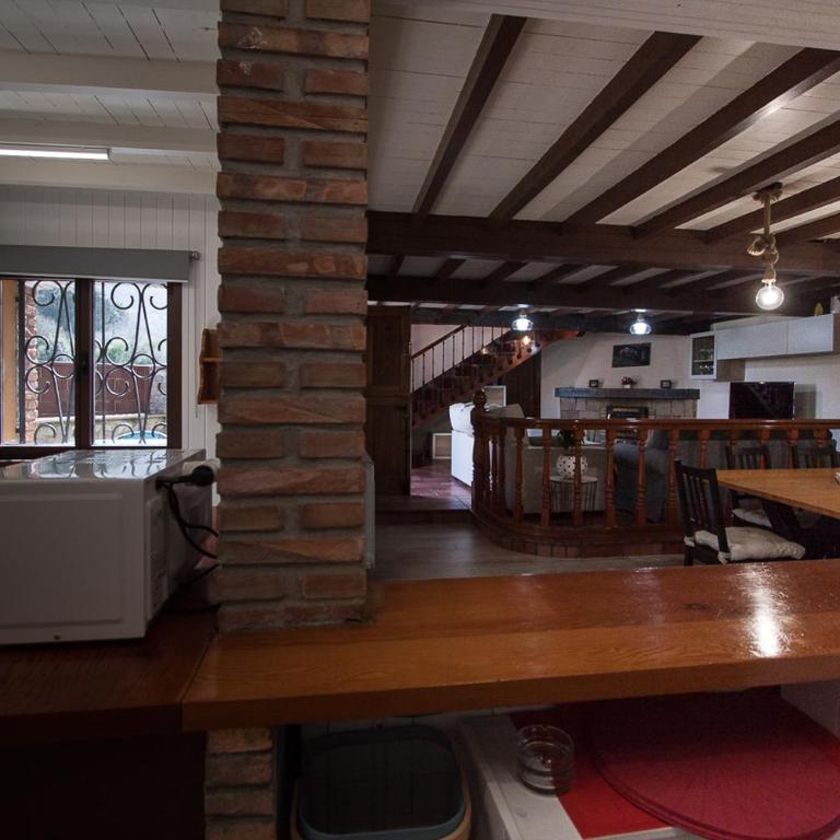 Santa Barbora, casa a 3 km de la playa - Four-Bedroom House - 24