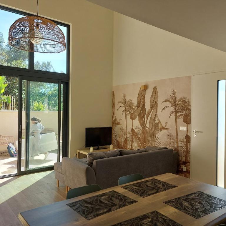 La Belle de Cassis - Two-Bedroom Villa - 10