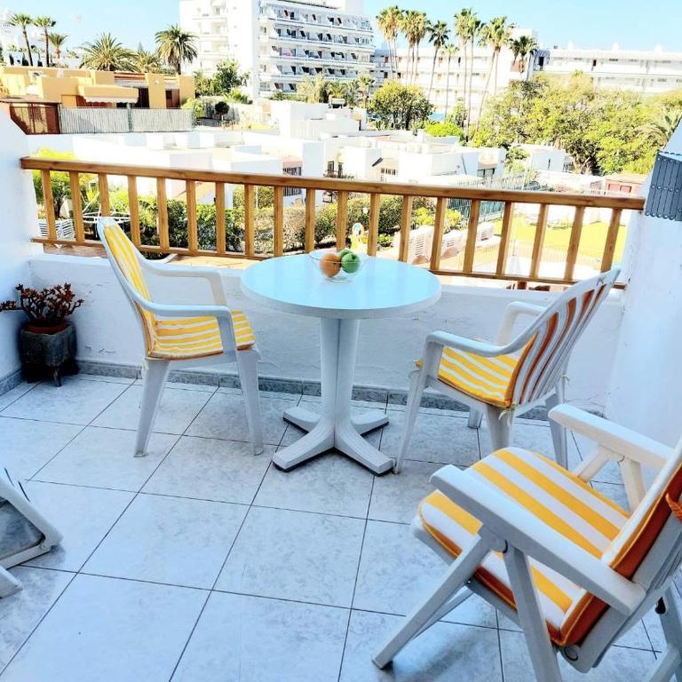 Los Geranios Apartment with Amazing Sea View Air Conditioned - One-Bedroom Apartment - 4