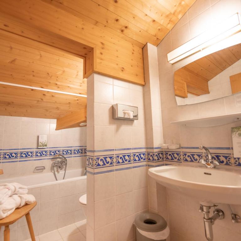 Försterhaus & Haus Andrea - Doppelzimmer mit Balkon - 2