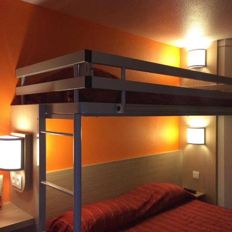 Premiere Classe Marseille La Valentine - Chambre Triple (1 Lit Double et 1 Lit Simple) - 1