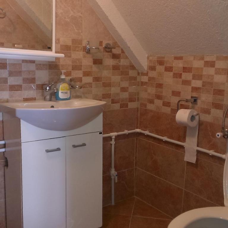 Guest House Milena - Double Room with Mountain View - 1