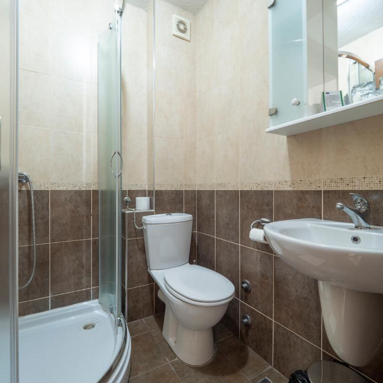 Apartments Butua - Dvokrevetna Soba sa Zasebnim Krevetima - 6