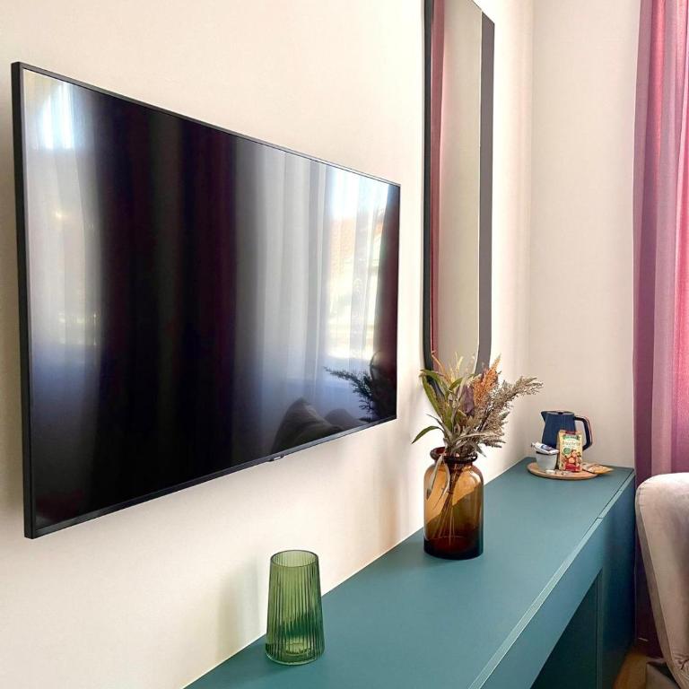 Lux City Apartments & Rooms - Deluks Dvokrevetna Soba sa Bračnim Krevetom - 5