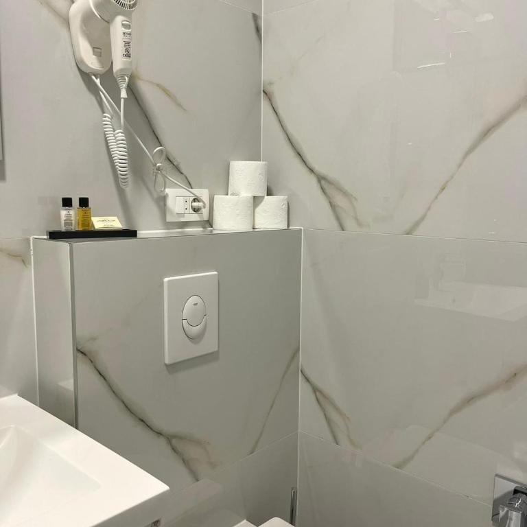 Lux City Apartments & Rooms - Deluks Dvokrevetna Soba sa Bračnim Krevetom - 1