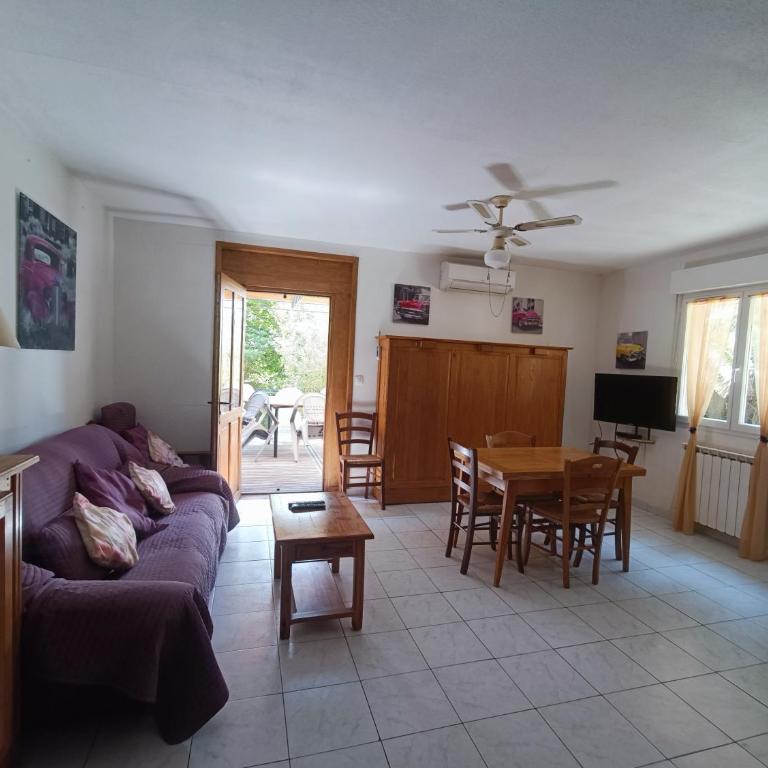 Gîte Rosa et Jean-Jacques - Appartement avec Terrasse - 9