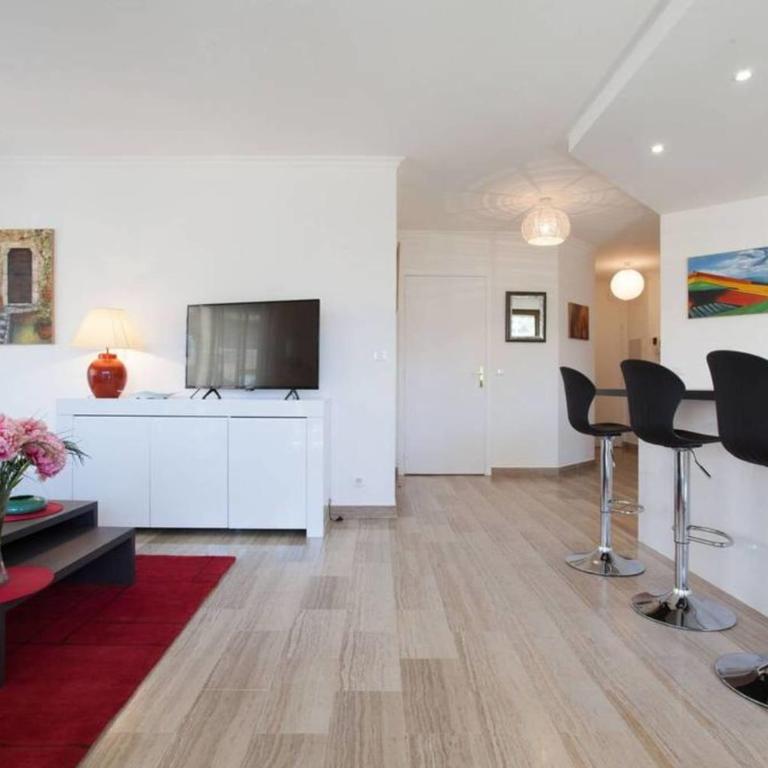 3-Room Apartment with Terrace in Palm Beach - Appartement - 8