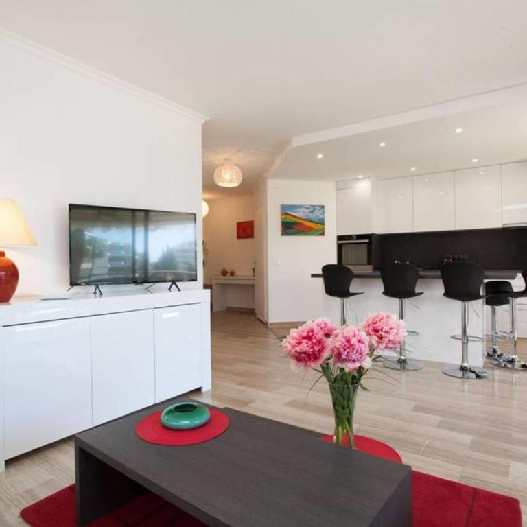 3-Room Apartment with Terrace in Palm Beach - Appartement - 10