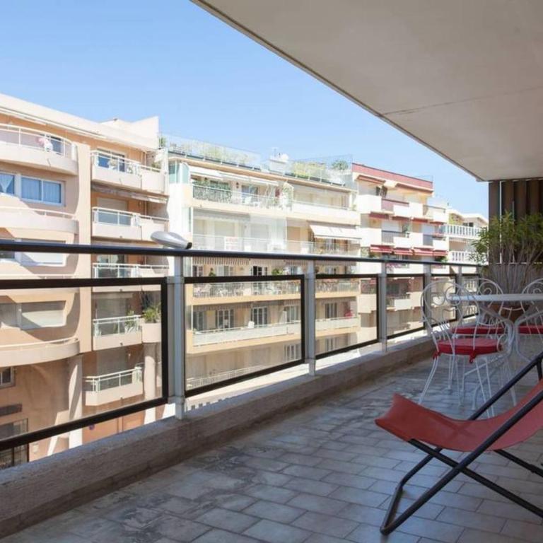 3-Room Apartment with Terrace in Palm Beach - Appartement - 22