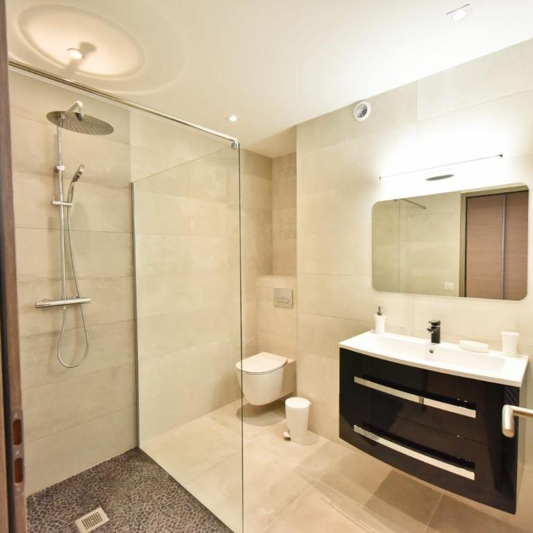 3-Room Apartment in the Heart of Cannes - Appartement - 21