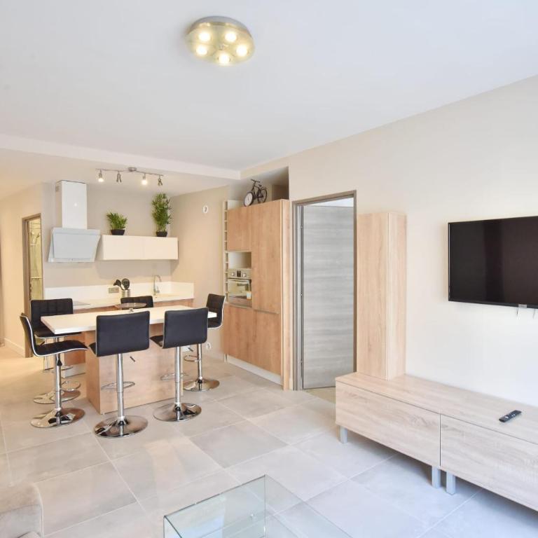 3-Room Apartment in the Heart of Cannes - Appartement - 18
