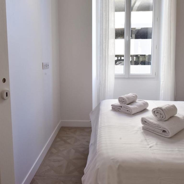 Modern 3-Br Apartment in City Center 5 Minutes from Palais and Beache - Apartamento - 11